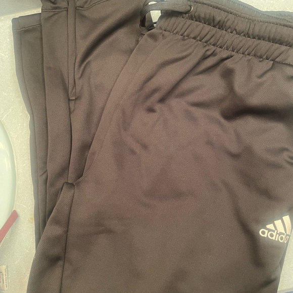 NWT Men’s Adidas AEROREADY Game and Go Tapered Pants✨Size 2XL✨Black w/white logo - Picture 5 of 7